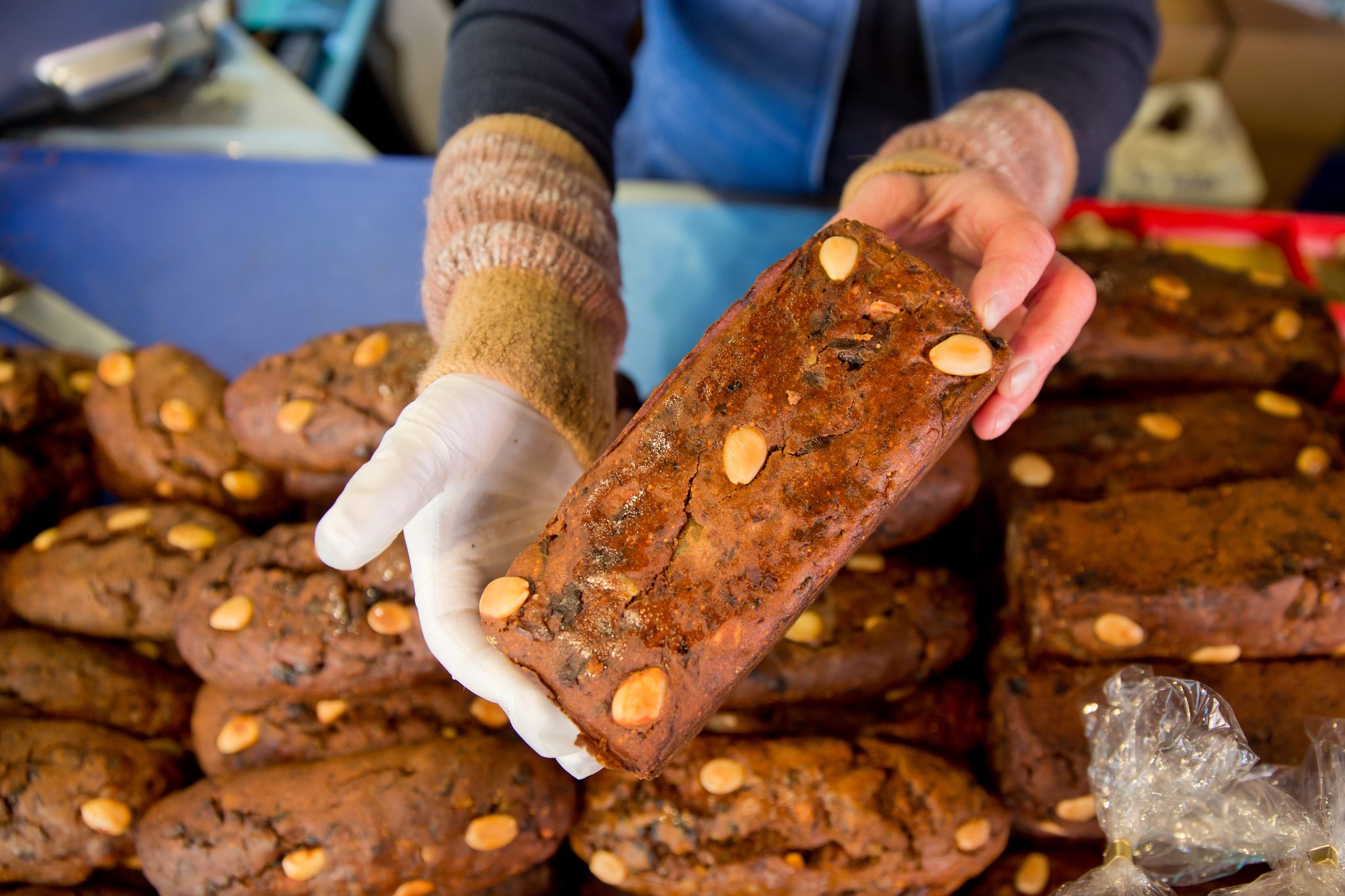 FÜR FREITAG – Saftig und knackig: Früchtebrot selbst backen